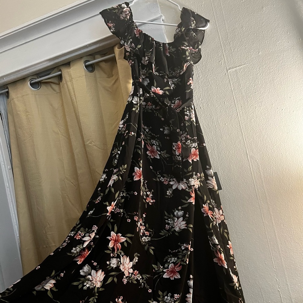 Lulu’s Floral Off the Shoulder Maxi Dress